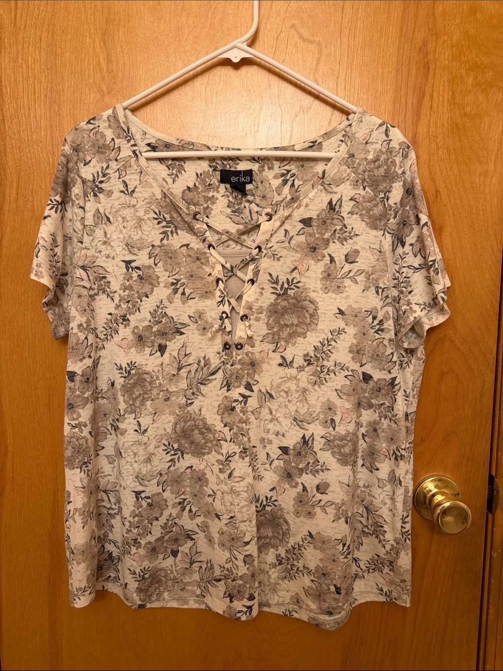 Women’s Short Sleeve Floral Shirt by Ericka Size XL